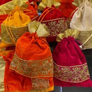 Designer partywear Velvet potli bag/Guthi